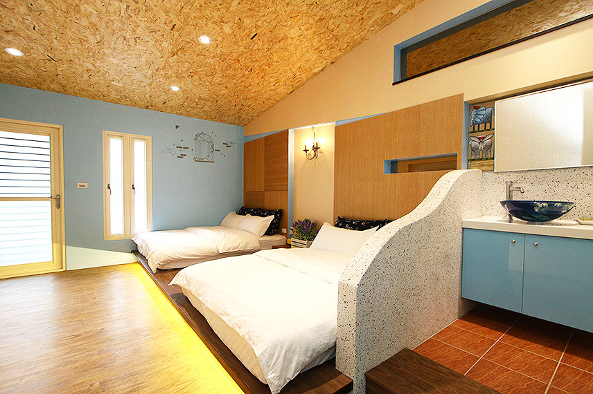 馬卡龍藍四人房